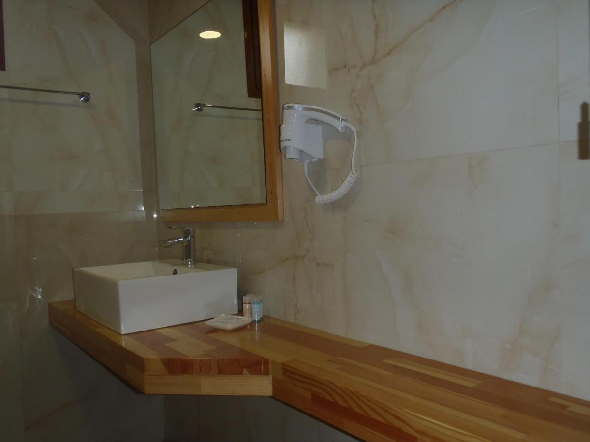 Loukas Apartments On The Waves Трагаки Екстериор снимка