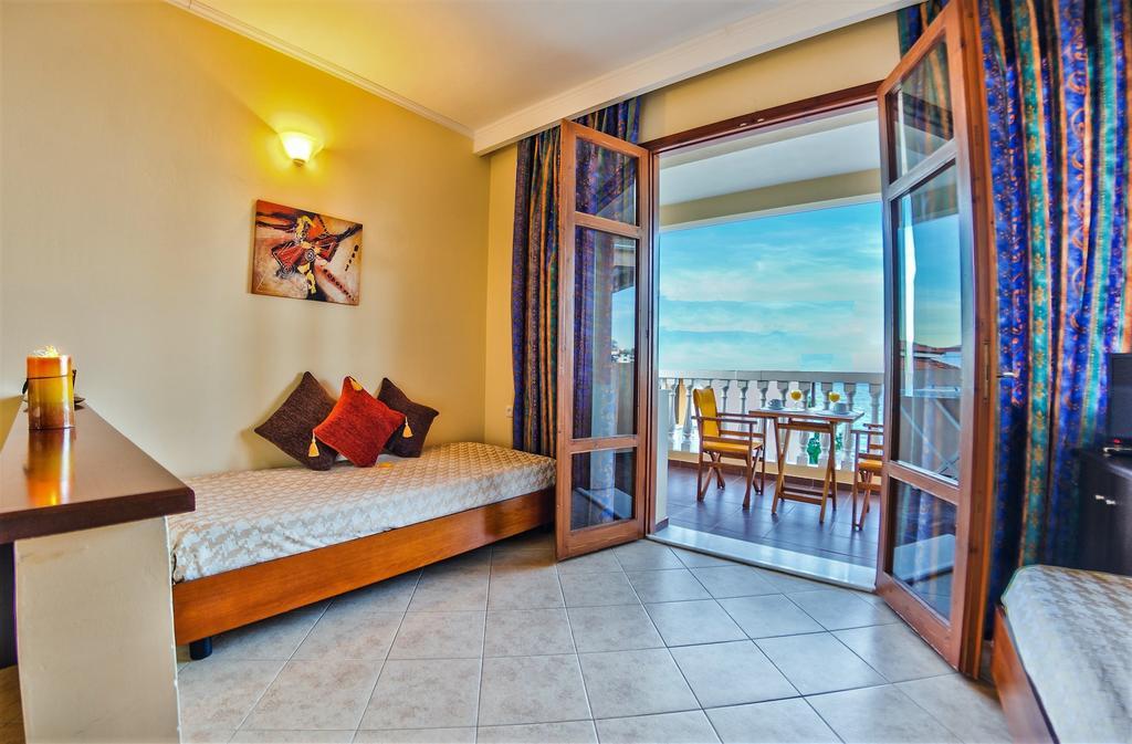 Loukas Apartments On The Waves Трагаки Стая снимка