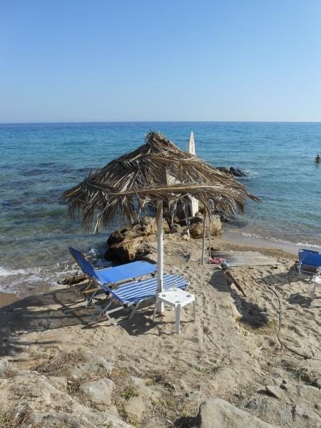 Loukas Apartments On The Waves Трагаки Екстериор снимка